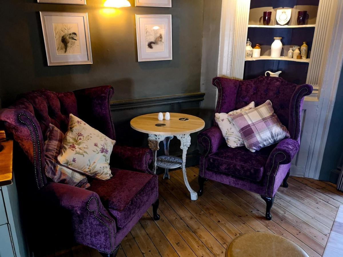 The Crown Inn Gayton  Extérieur photo
