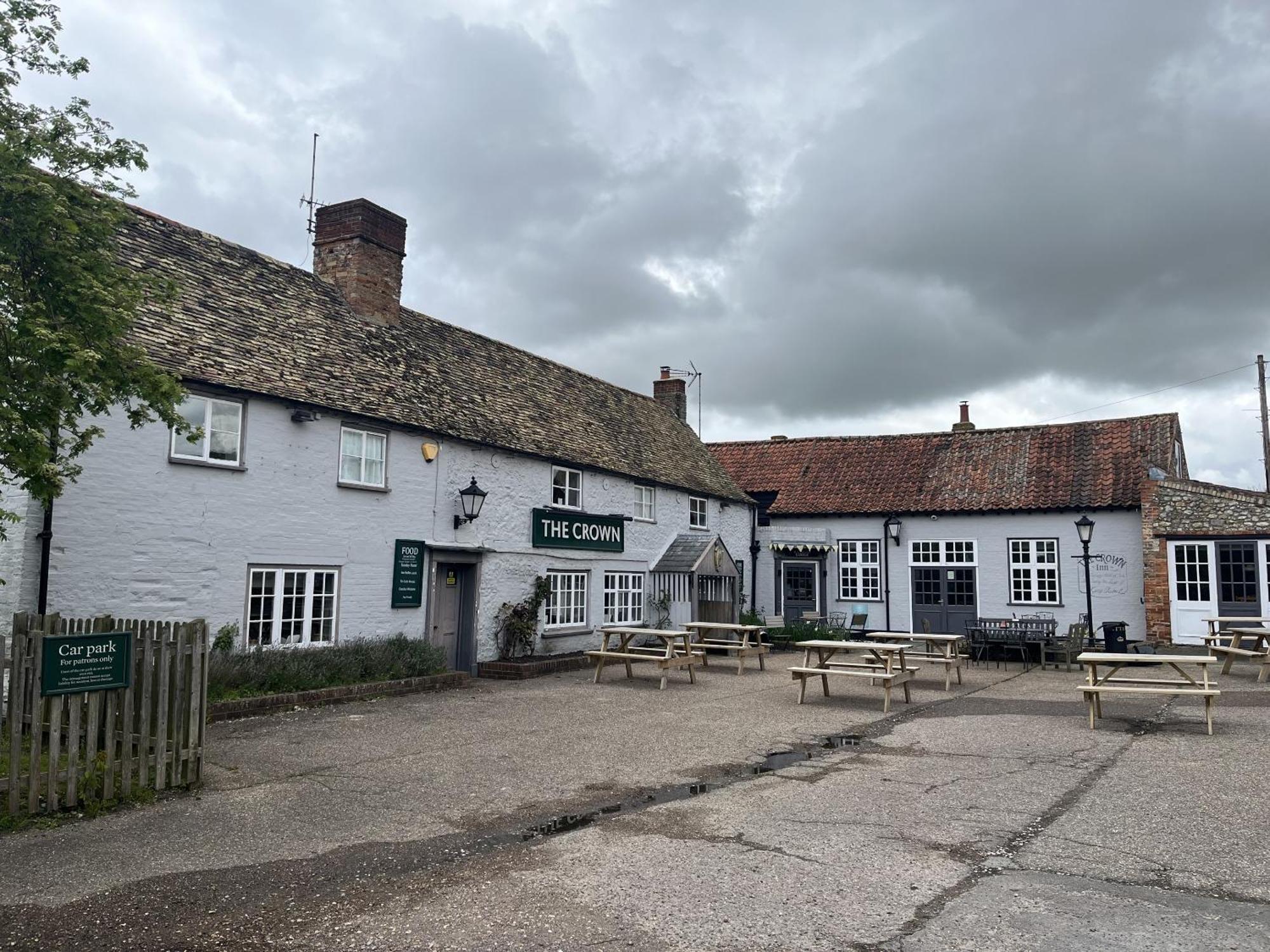 The Crown Inn Gayton  Extérieur photo