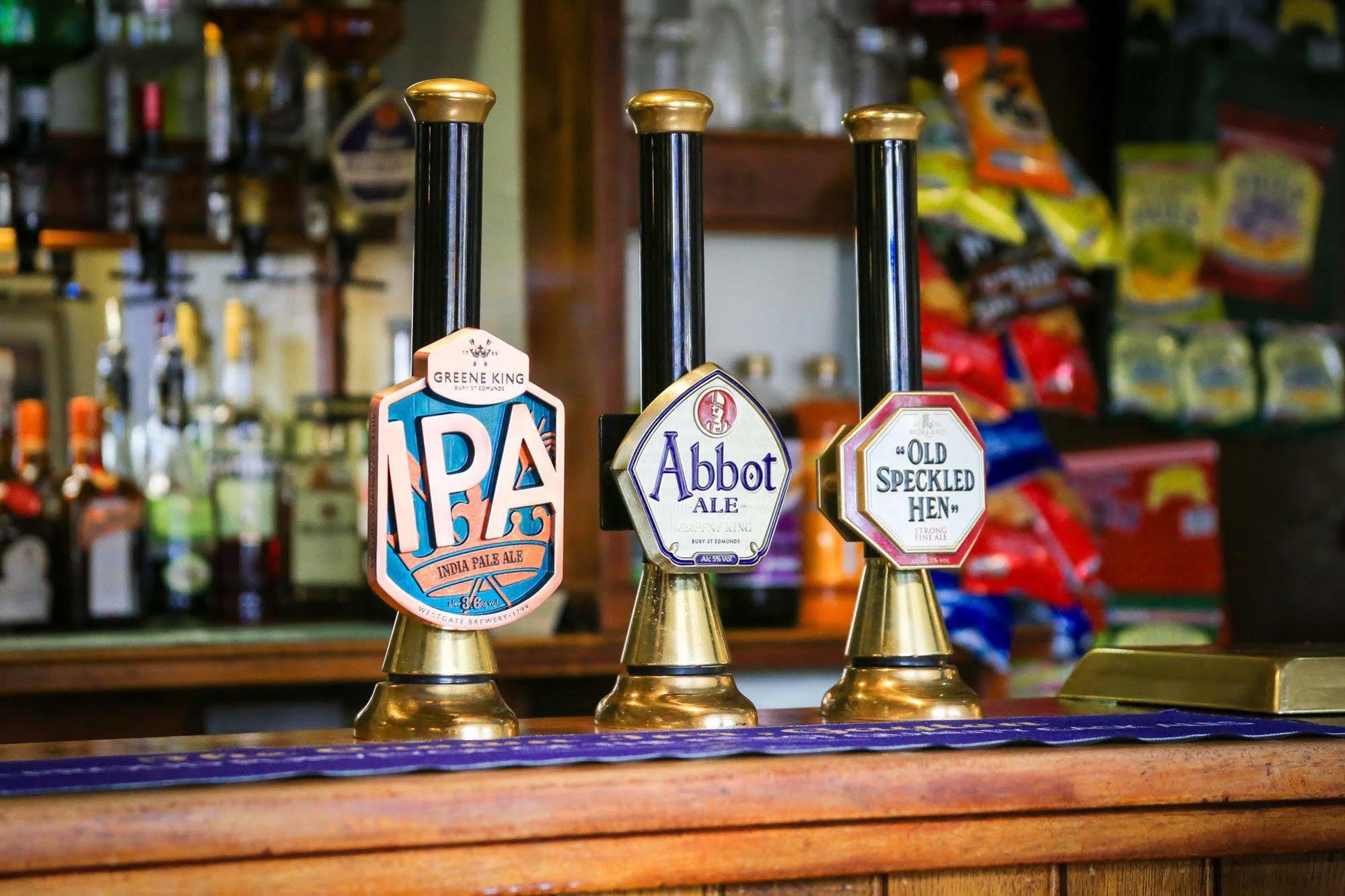 The Crown Inn Gayton  Extérieur photo
