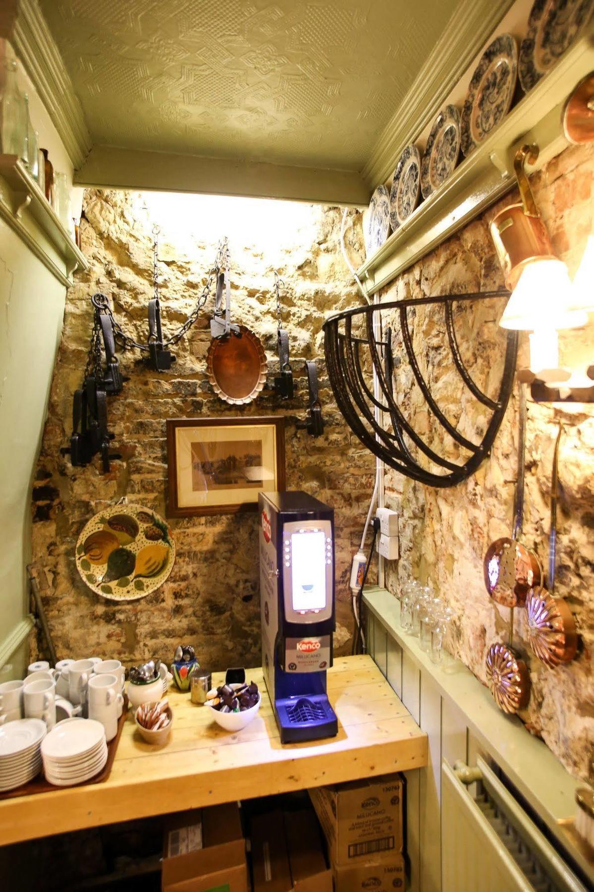 The Crown Inn Gayton  Extérieur photo
