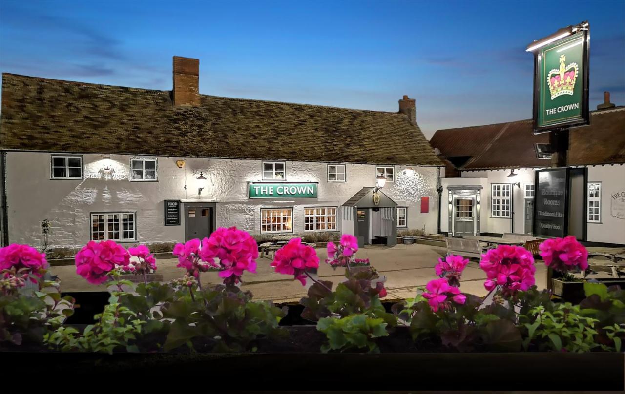 The Crown Inn Gayton  Extérieur photo