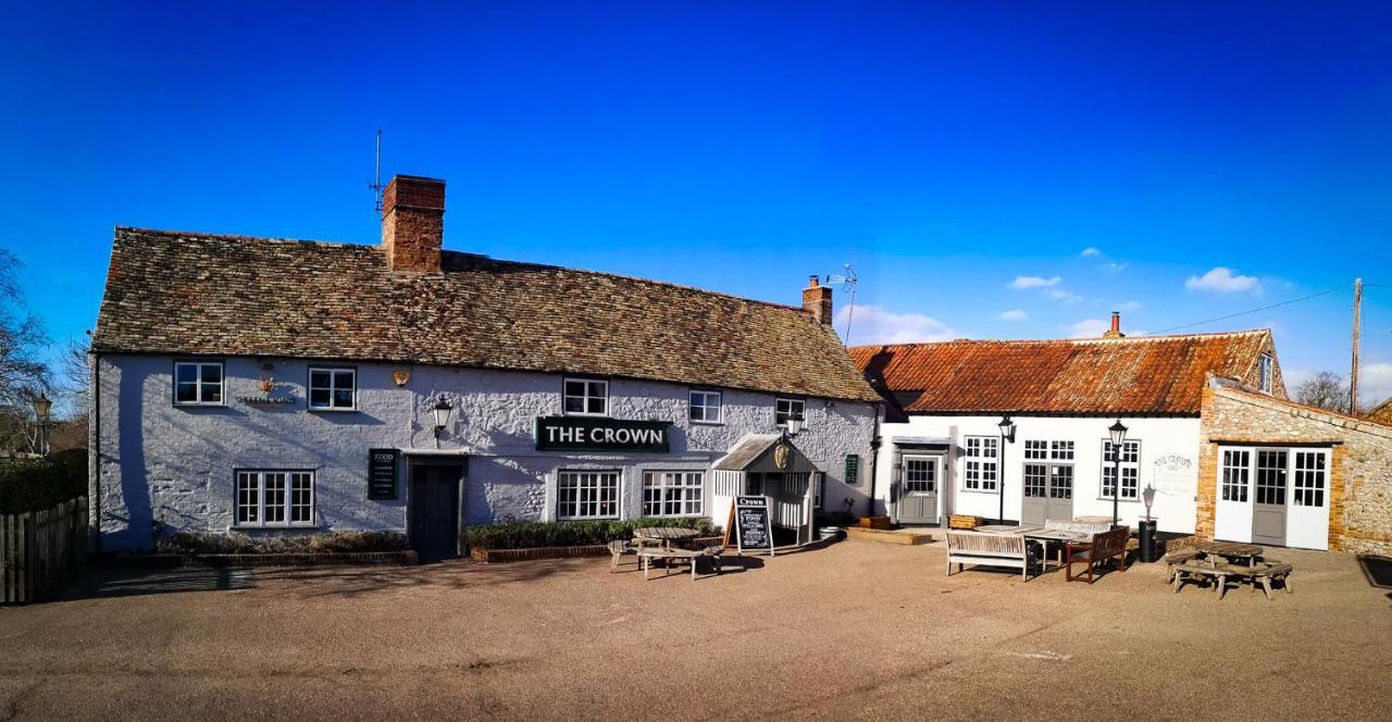The Crown Inn Gayton  Extérieur photo